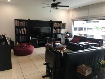 Se vende espaciosa en escazu centro 22-2299