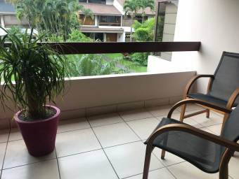 Se vende espaciosa en escazu centro 22-2299