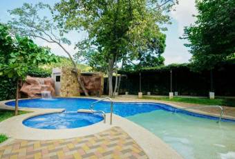 MLS-23-9 VENTA APARTAMENTO PLAYAS DEL COCO GUANACASTE 