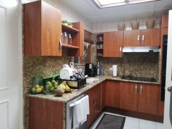 Casa en venta en Sabana, San José. RAH 22-339