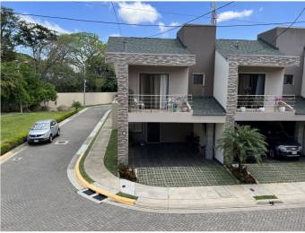 SE VENDE CASA EN CONDOMINIO EN BRASIL DE MORA