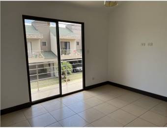 SE VENDE CASA EN CONDOMINIO EN BRASIL DE MORA