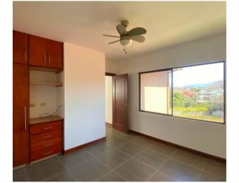 SE VENDE CASA EN ESCAZÚ, GUACHIPELIN