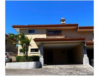 SE VENDE CASA EN CONDOMINIO EL CORTIJO LA PACO, ESCAZÚ