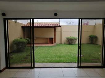 MLS-23-14 VENTA CASA SAN JOAQUIN HEREDIA