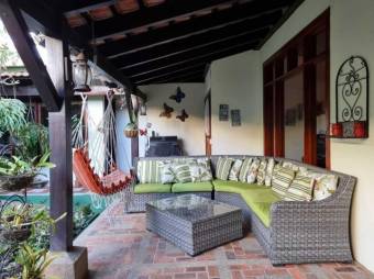 MLS-22-1517 VENTA CASA MONTES OCA SAN JOSE