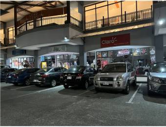 SE VENDE O ALQUILA LOCAL COMERCIAL EN PLAZA ROHRMOSER