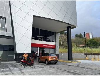 SE ALQUILA LOCAL COMERCIAL EN UNA DE LAS MEJORES PLAZAS DE ESCAZÚ