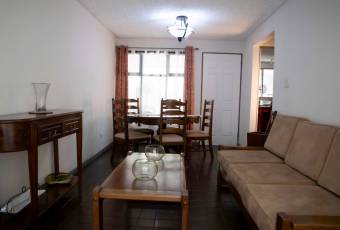 Se vende casa con excelente ubicación en San Francisco dos Rios 23-102