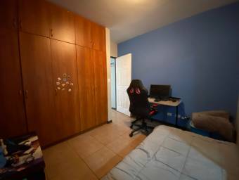 Se vende casa de una planta en Ulloa Heredia con excelente ubicacion 22-224