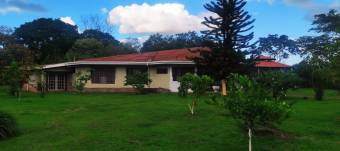 Hermosa y Amplia casa en Venta, Av Montelimar,  Guapiles        CG-22-1690