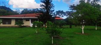 Hermosa y Amplia casa en Venta, Av Montelimar,  Guapiles        CG-22-1690