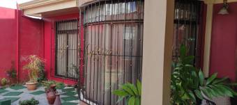 Comoda y Amplia casa de 2 Niveles en Venta, Coopevigua de Guapiles        CG-22-1613