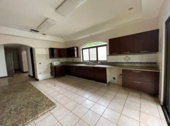 Venta de casa ubicada en San José, Santa Ana, Pozos