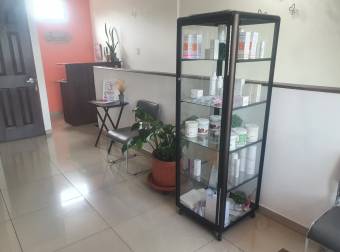 Alquilamos espacio para Manicurista, Pedicurista