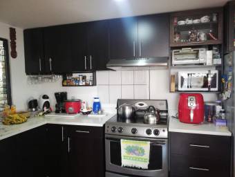 Casa en Venta en Desamparados, San José. RAH 22-2700