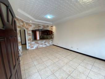 Se vende espaciosa casa con oficina en San Francisco de Heredia 23-150