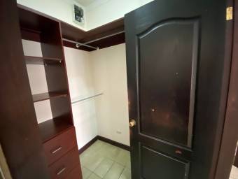 Se vende espaciosa casa con oficina en San Francisco de Heredia 23-150