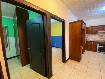 Se vende espaciosa casa con oficina en San Francisco de Heredia 23-150