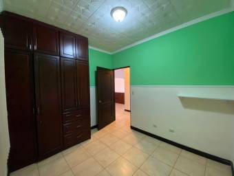 Se vende espaciosa casa con oficina en San Francisco de Heredia 23-150