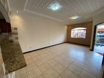 Se vende espaciosa casa con oficina en San Francisco de Heredia 23-150