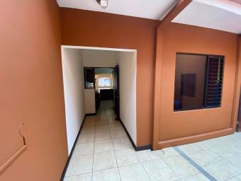 Se vende espaciosa casa con oficina en San Francisco de Heredia 23-150