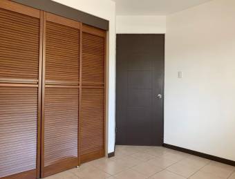 Se alquila  espacioso y moderno apartamento en Pozos de Santa Ana 23-119