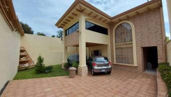 Preciosa casa en Venta, Curridabat    CG-22-1274