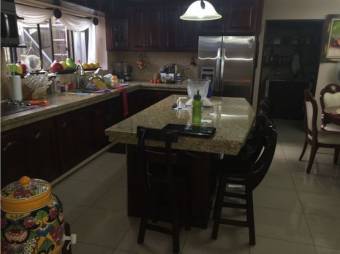 VENTA DE CASA Y DOS APARTAMENTOS CON USO MIXTO, ALAJUELA, SAN RAFAEL 