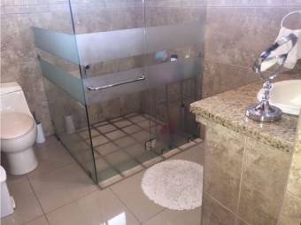 VENTA DE CASA Y DOS APARTAMENTOS CON USO MIXTO, ALAJUELA, SAN RAFAEL 