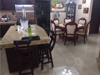 VENTA DE CASA Y DOS APARTAMENTOS CON USO MIXTO, ALAJUELA, SAN RAFAEL 