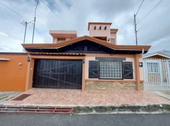 Venta Hermosa casa de 3 niveles  Oreamuno San Rafael Cartago, MLS #23-441 Price $165,505