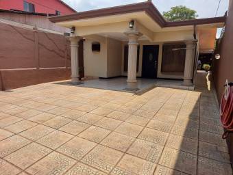 se vende casa espaciosa en San Rafael Alajuela 23-525