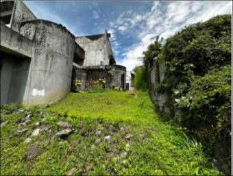 VENTA residencia de arquitecto en obra gris en Santa Ana