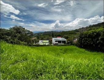 VENTA residencia de arquitecto en obra gris en Santa Ana