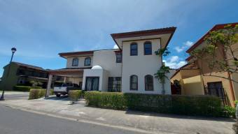 Venta de casa La Hacienda en Cartago Quebradilla, MLS #23-2852 Price $275,000