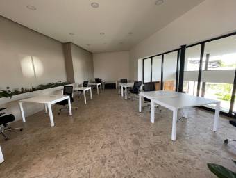 Se alquila moderna casa con patio en piedades 23-3545