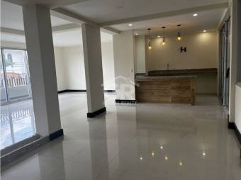 Venta de amplia casa en Trejos de Monte Alegre Escazu San José