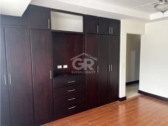 Venta de amplia casa en Trejos de Monte Alegre Escazu San José