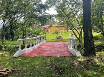 QUINTA EN ALQUILER CON CASA, PISCINA Y RANCHO BBQ, TURRUCARES, ALAJUELA