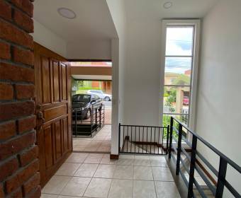 Casa a la venta en condominio Real de Colima en Tibás