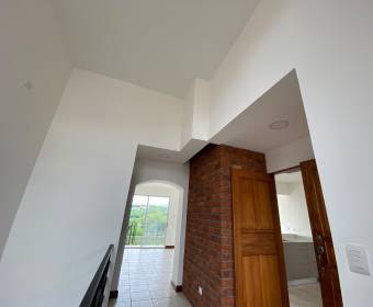 Casa a la venta en condominio Real de Colima en Tibás