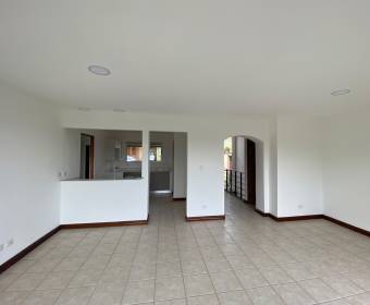 Casa a la venta en condominio Real de Colima en Tibás