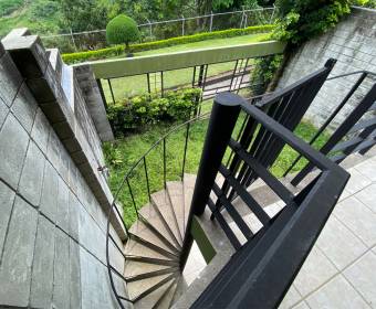 Casa a la venta en condominio Real de Colima en Tibás