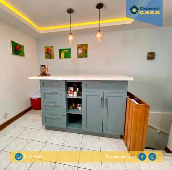 Casa recién remodelada en VENTA