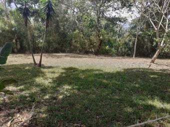 Se vende lote de 320m2 en Ciudad Colón de  Mora 23-3562