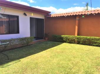 Se Vende Casa con uso de suelo mixto en Mercedes Norte de Heredia