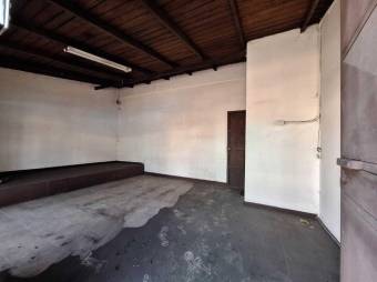 Se vende propiedad con 3 locales, 1 casa y 1 edificio en San Antonio  de Escazú 24-1368