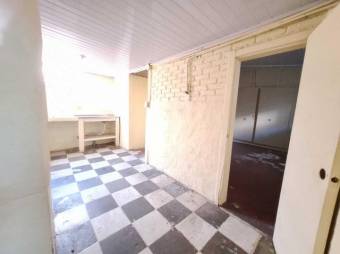 Se vende propiedad con 3 locales, 1 casa y 1 edificio en San Antonio  de Escazú 24-1368