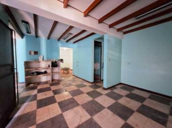 Se vende propiedad con 3 locales, 1 casa y 1 edificio en San Antonio  de Escazú 24-1368